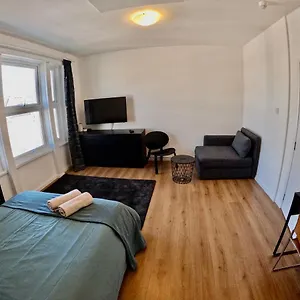  Appartement Lovely One Bedroom Flat