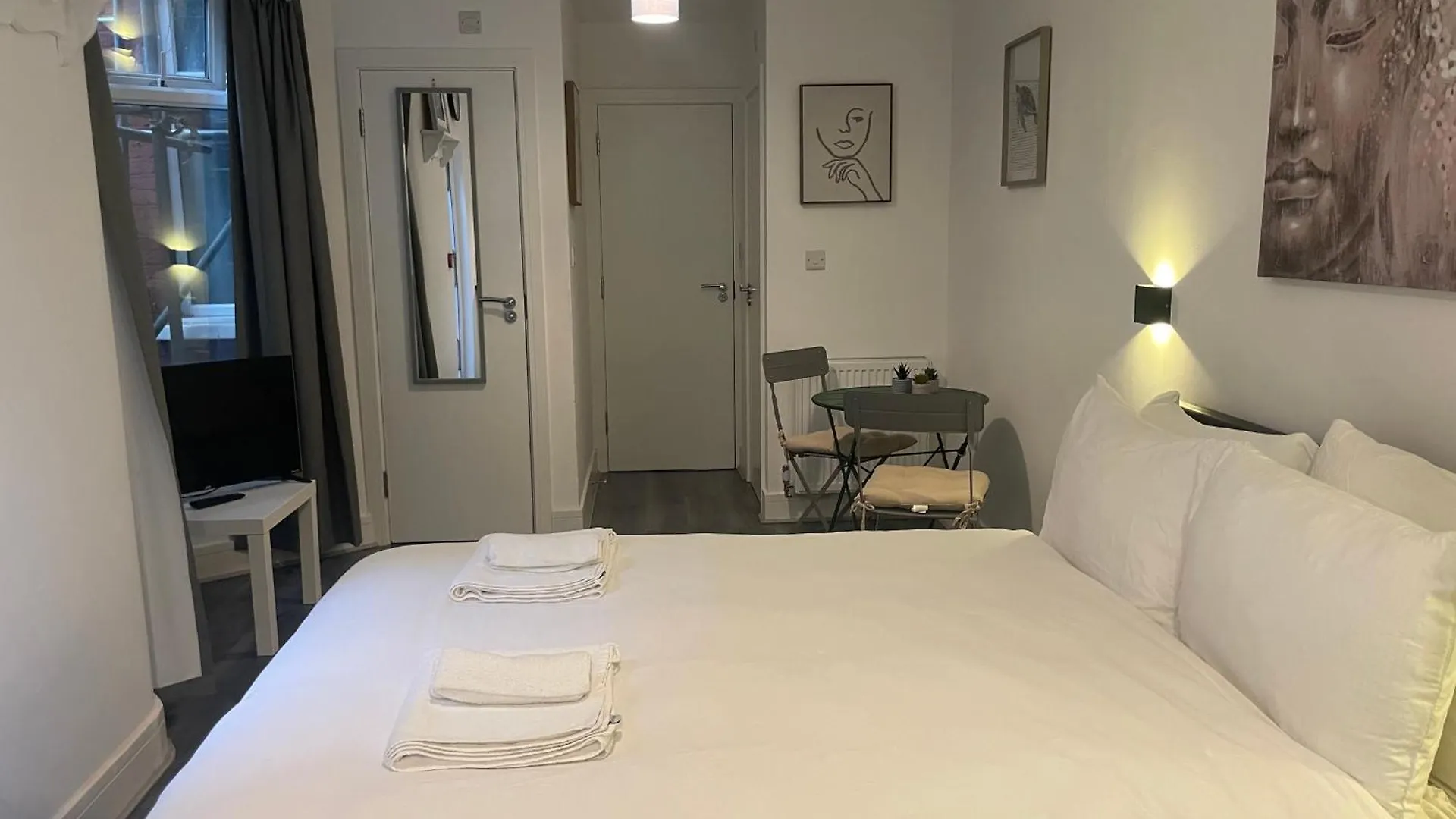 Amazing Studios 2 - East London Apartment